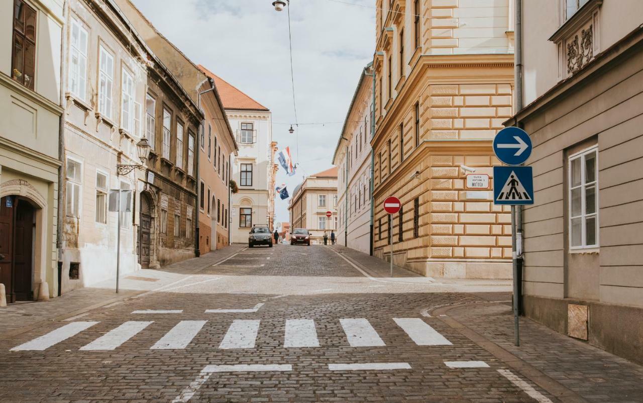 St. Mark'S Boutique Apartment Zagreb Bagian luar foto